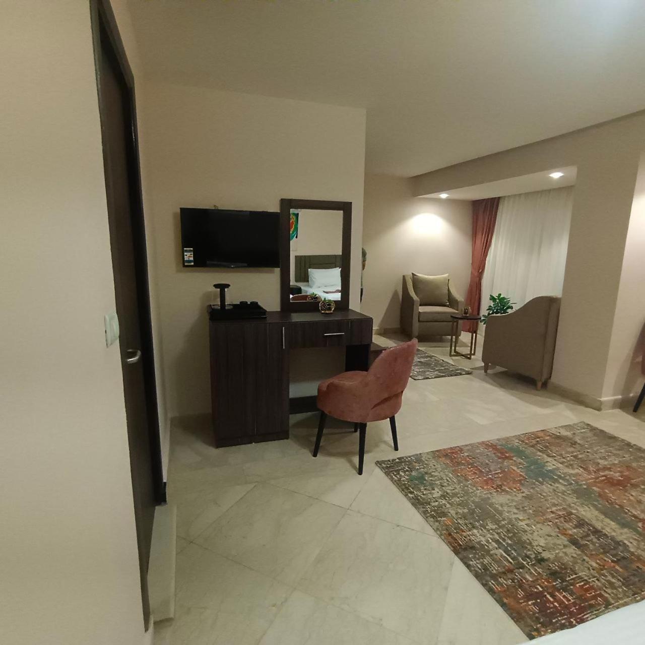 Aziz Egypt Pyramids View Hotel Kafrat al Jabal Exterior photo